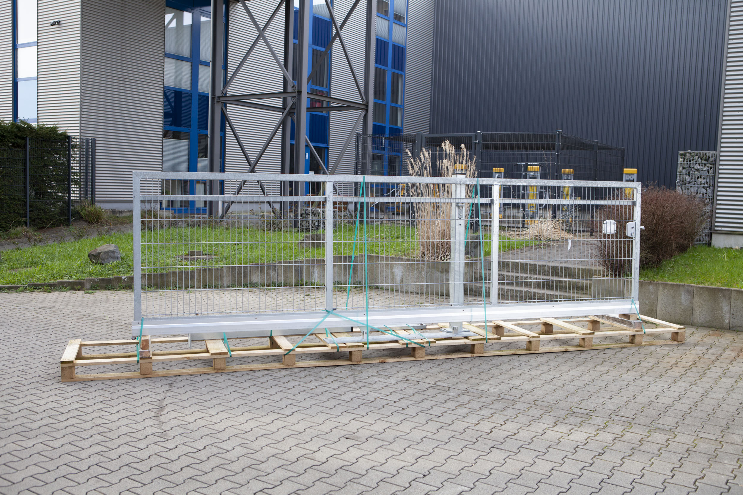 Schiebetor V-Star-F60 - 3500 x 1400 | Moritz 6/5/6 | Handbetrieb | ZINK