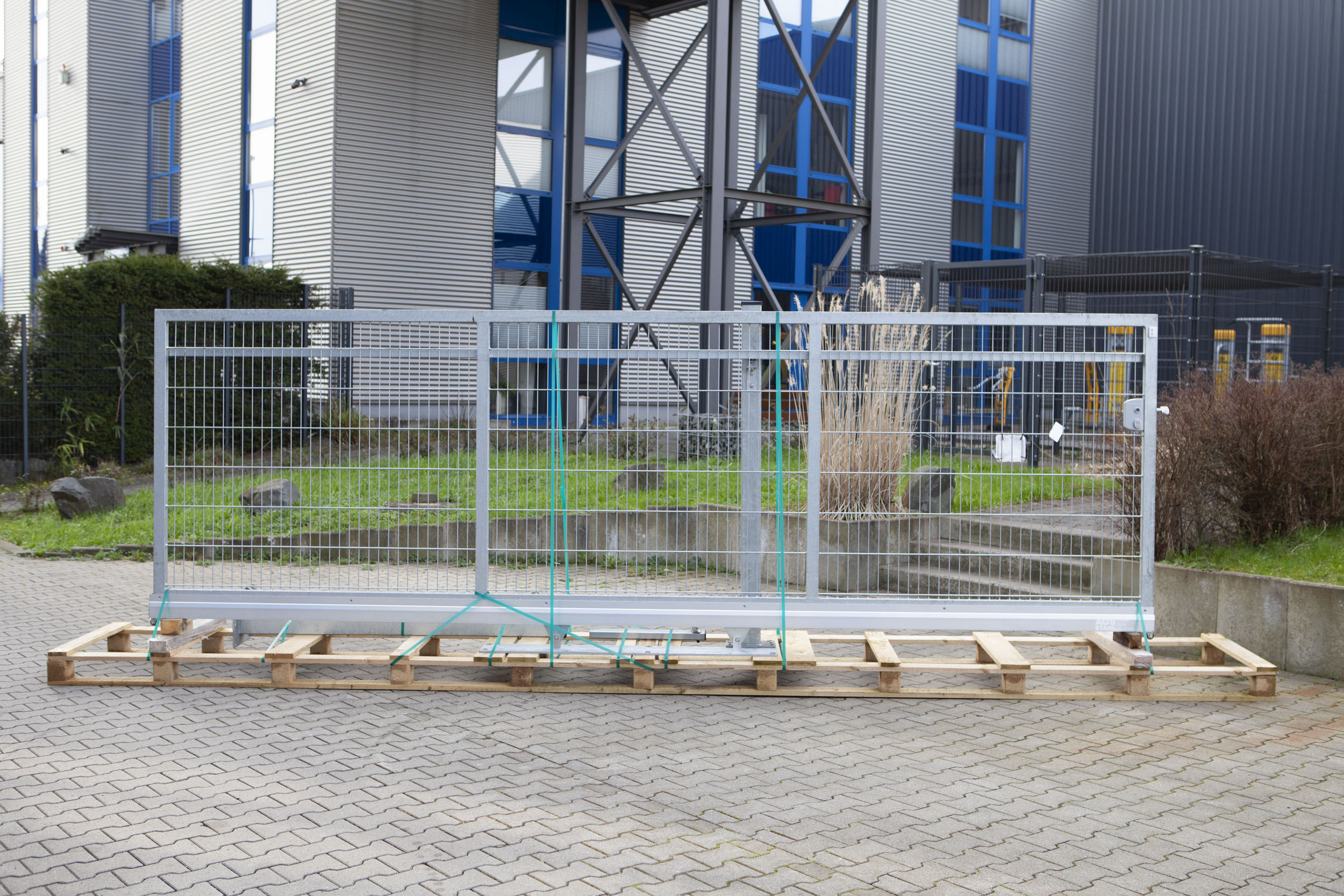 Schiebetor V-Star-F60 - 3500 x 1600 | Moritz 6/5/6 | Handbetrieb | ZINK
